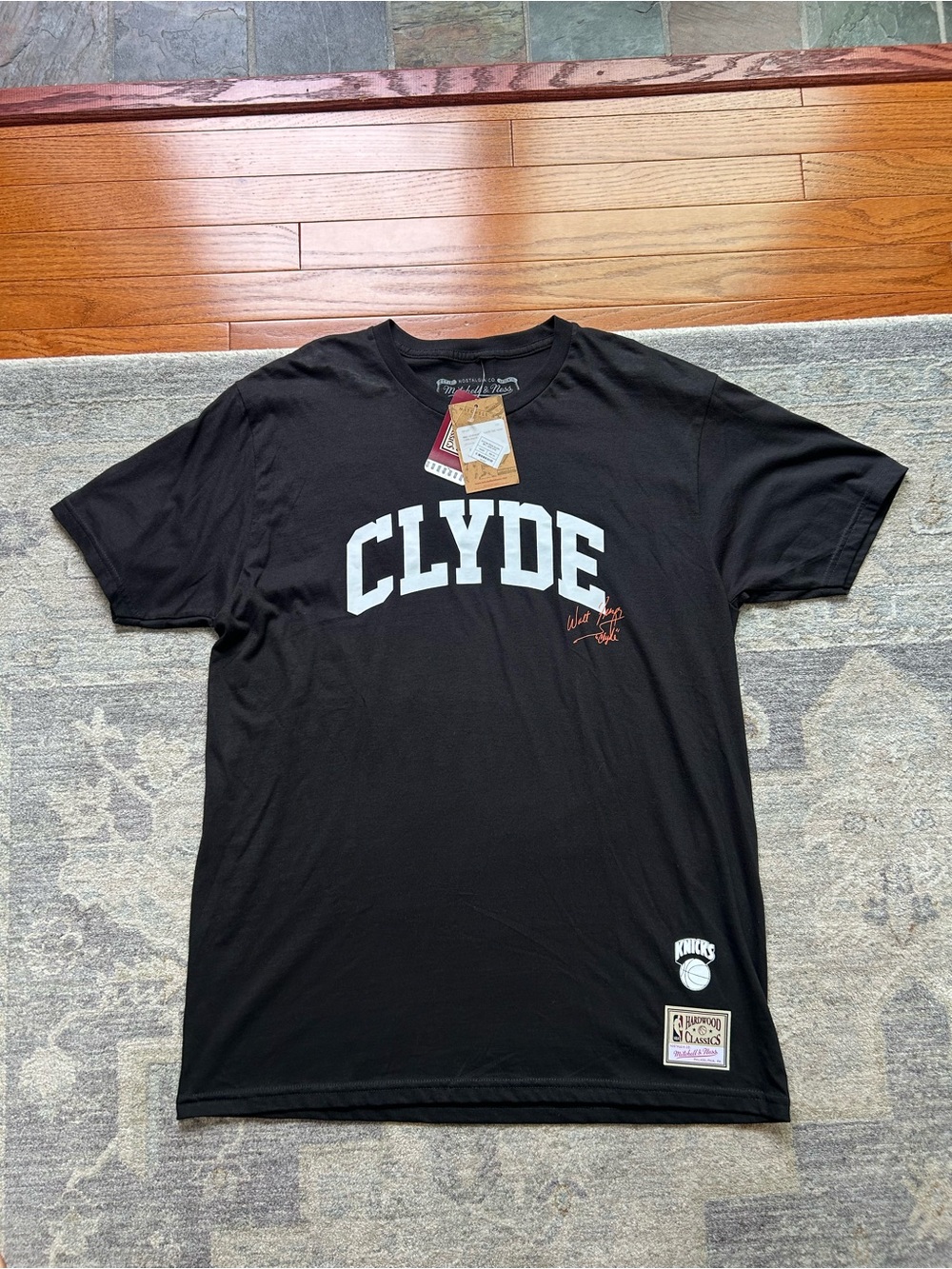 Men’s Mitchell&Ness NBA Hardwood Classics NY Knicks Walt “Clyde” Frazier Tee NWT